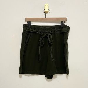Lucky Brand High Rise Army Green Tie Belt Elastic Waist Relaxed Fit Shorts